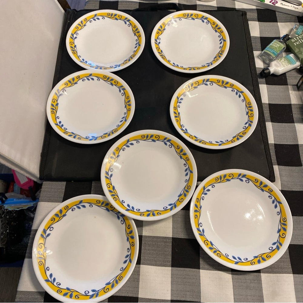 Corelle Yellow and Blue Dinnerware Set Elegant Dining Plates 7 bread